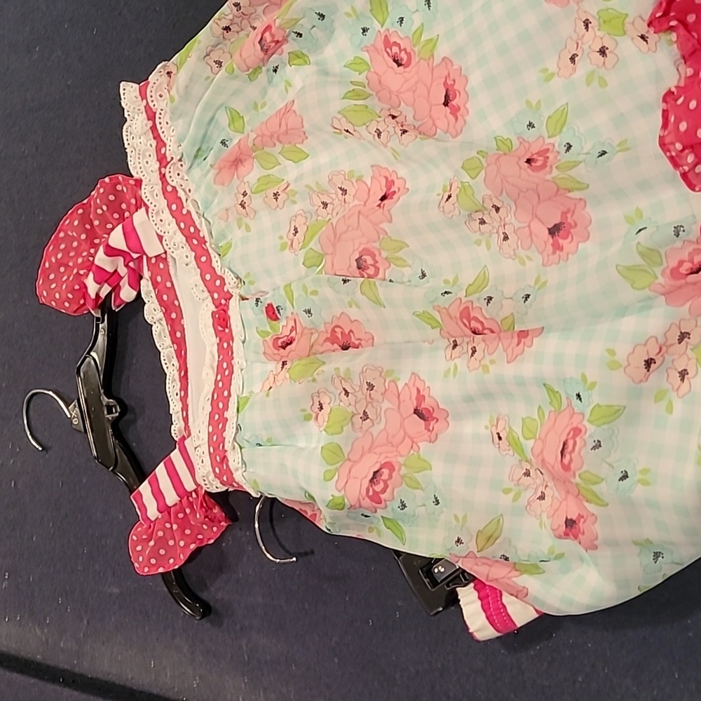 Adorable set from Belk - Picture 3 of 3